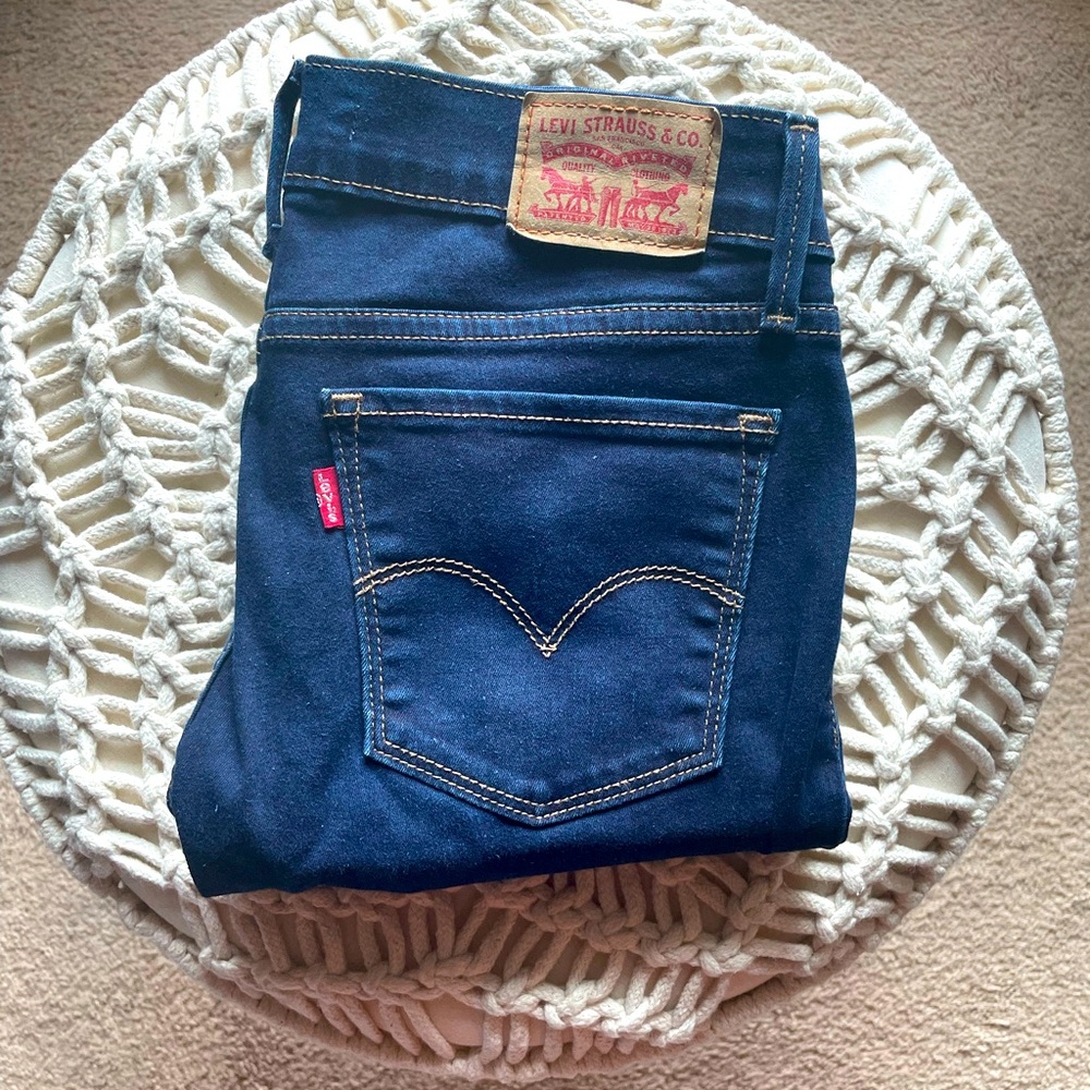 Levi’s Jeans 710 (Women)